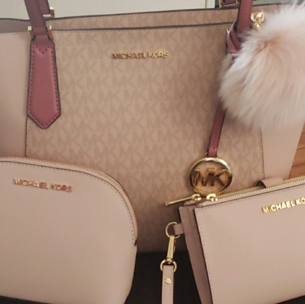 Micheal kors tote set